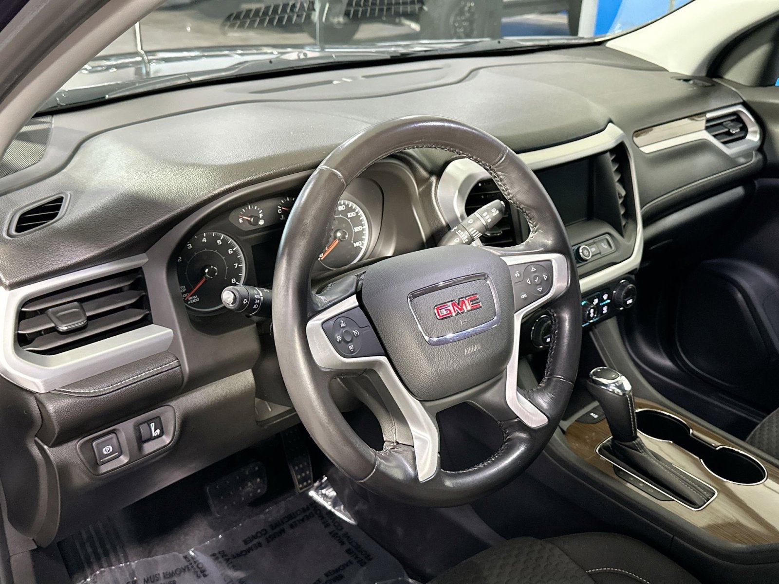 Used 2019 GMC Acadia SLE image 19