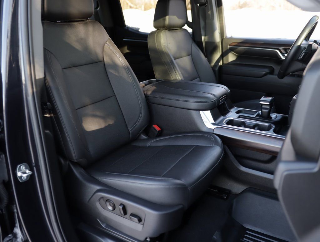 Used 2023 GMC Sierra 1500 SLT w/ SLT Convenience Package image 32