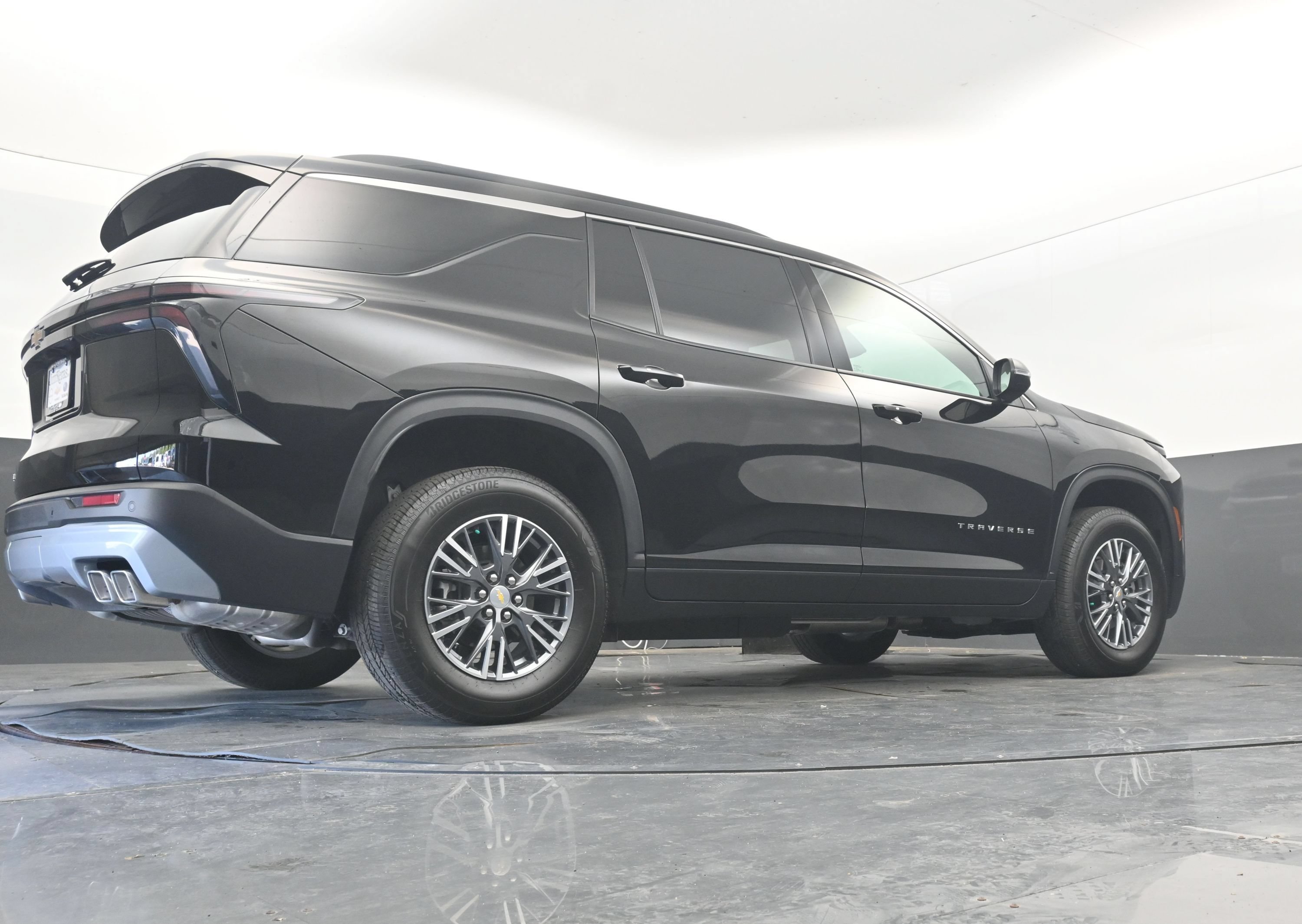 Certified 2026 Chevrolet Traverse LT FWD image 40