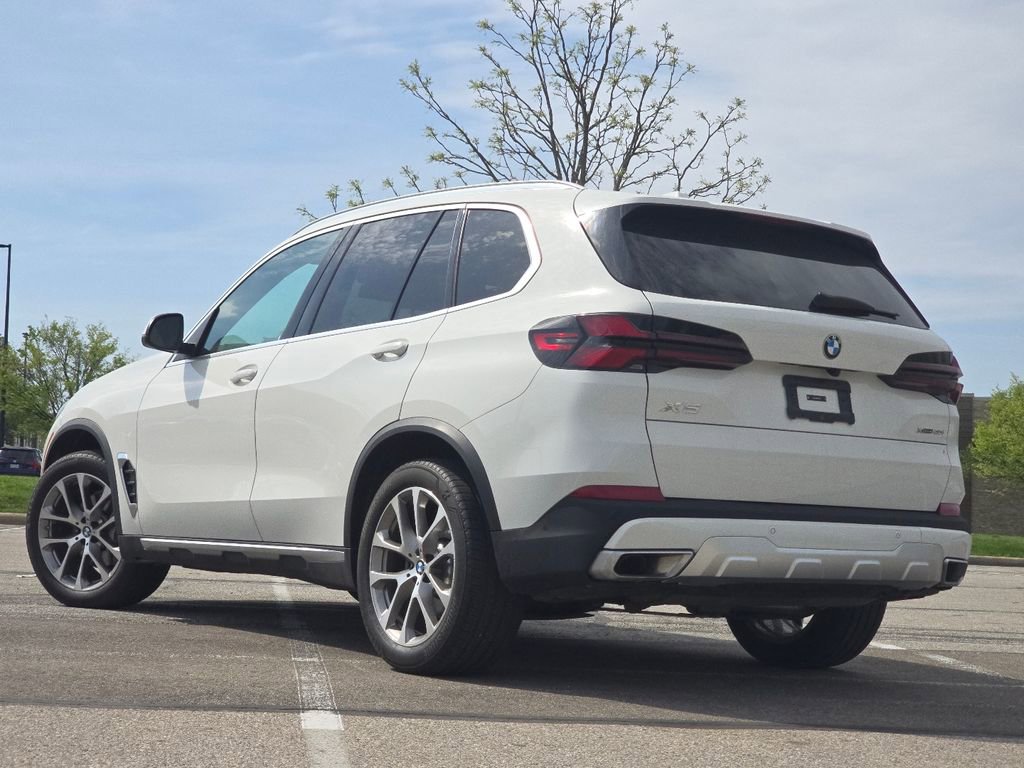 Used 2024 BMW X5 xDrive40i w/ Premium Package AWD/4WD image 5