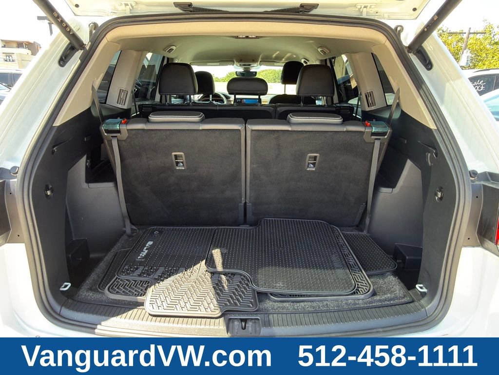 Used 2024 Volkswagen Atlas SE w/ Black Wheel Package FWD image 7