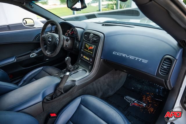 Used 2013 Chevrolet Corvette Z06 w/ 3LZ Preferred Equipment Group RWD image 21