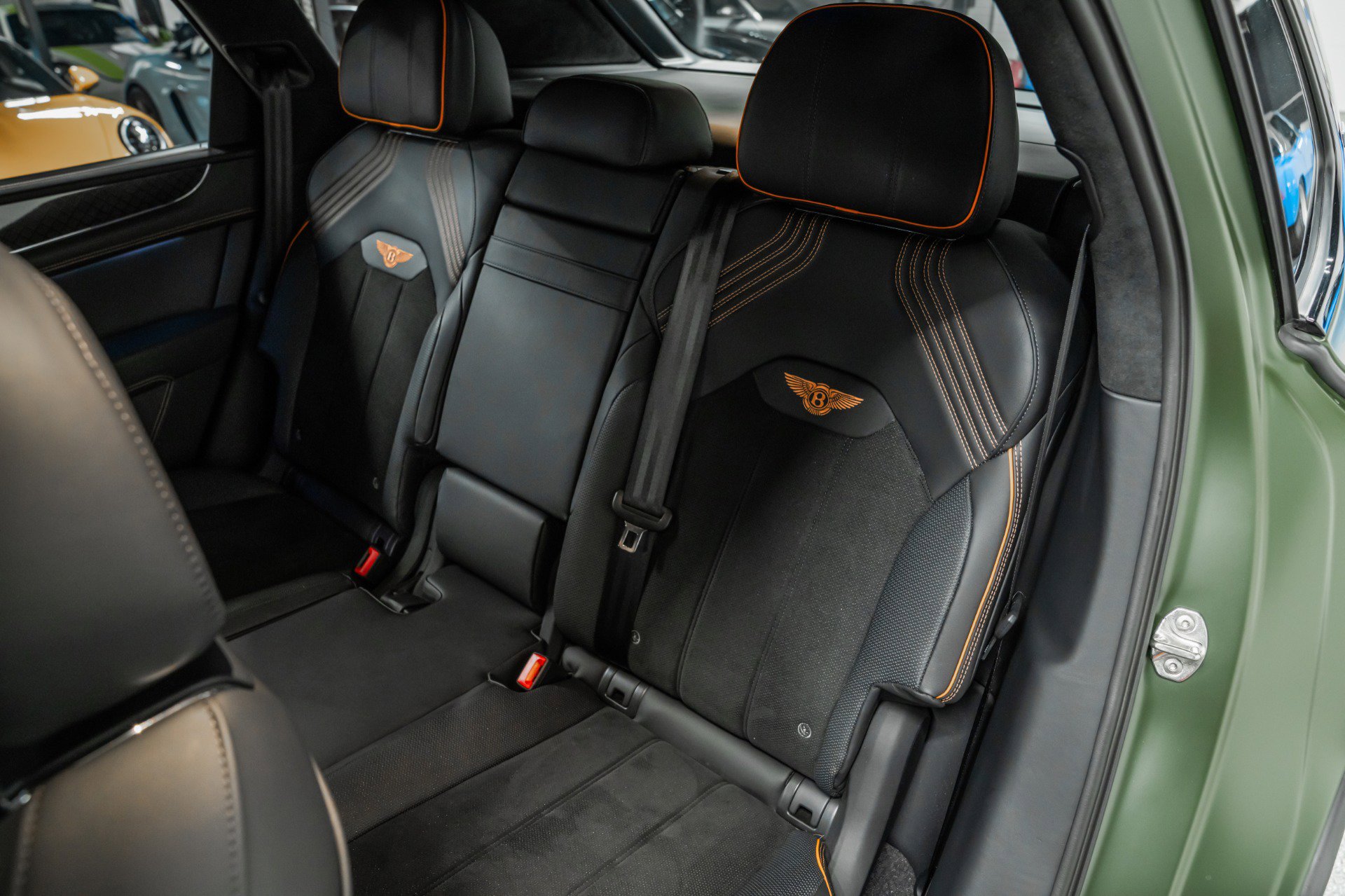 Used 2025 Bentley Bentayga image 15