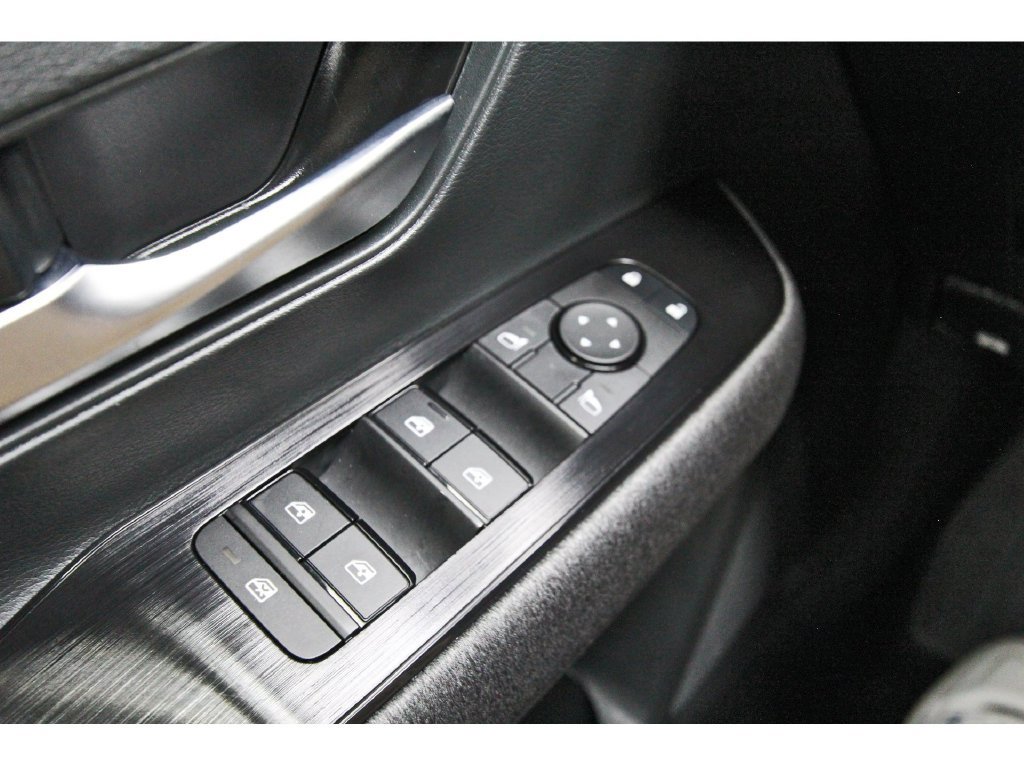 Used 2026 Nissan Kicks SV w/ SV Premium Package FWD image 19