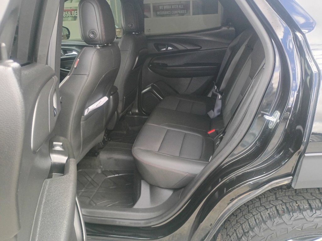 Used 2023 Chevrolet TrailBlazer RS w/ Sun and Liftgate Package AWD/4WD image 10