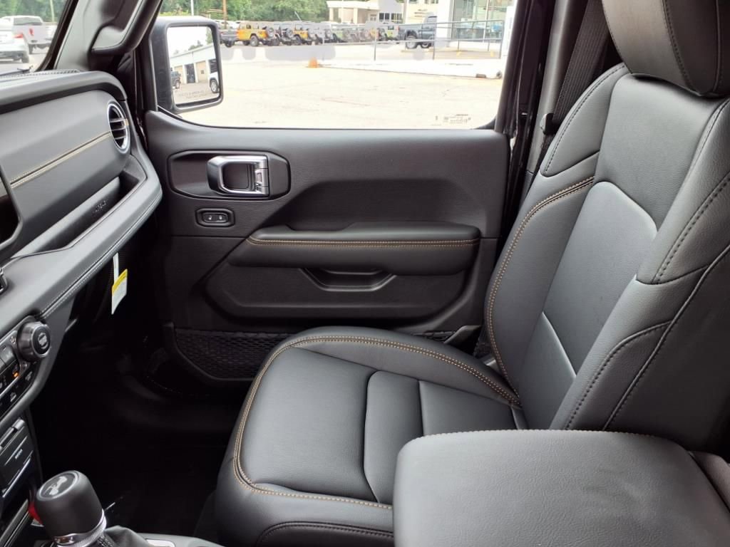 New 2025 Jeep Wrangler Sahara image 18