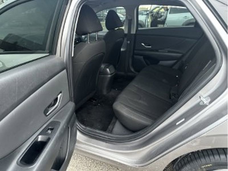 Used 2023 Hyundai Elantra SEL w/ Convenience Package image 27