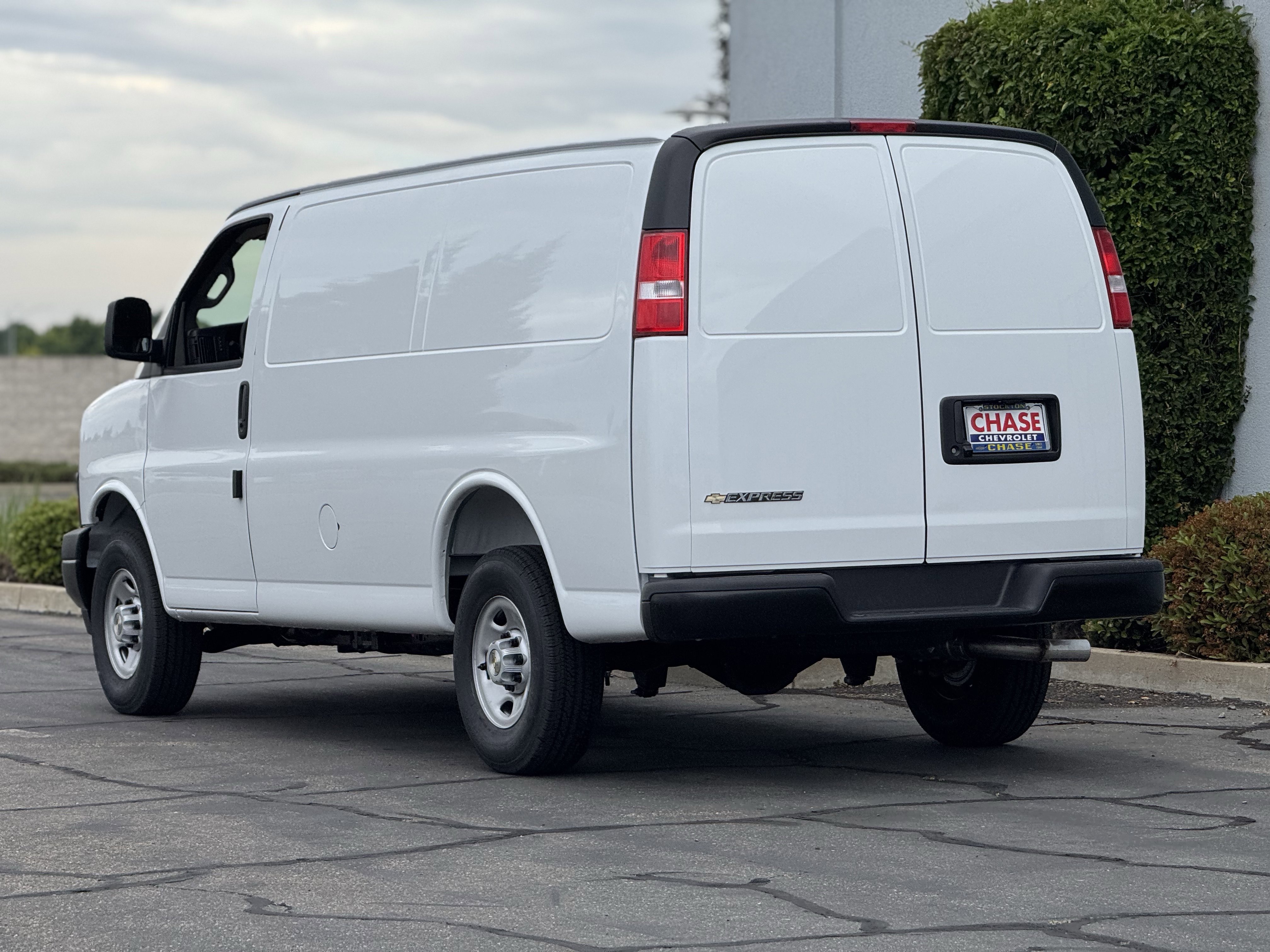 New 2026 Chevrolet Express 2500 w/ Driver Convenience Package image 5