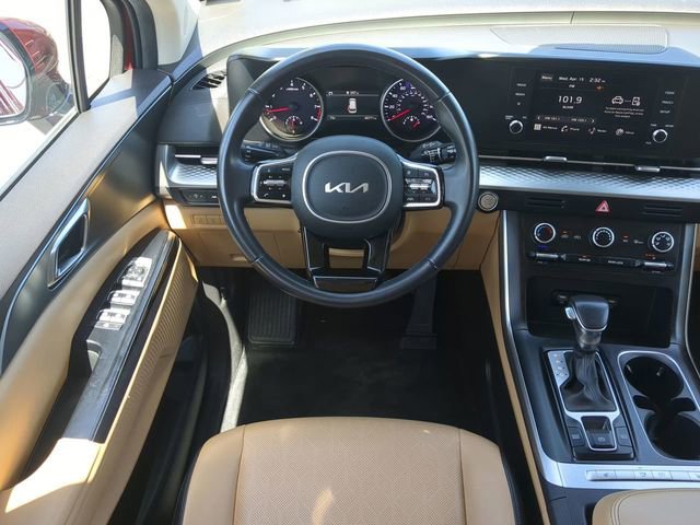 Used 2024 Kia Carnival LX image 19