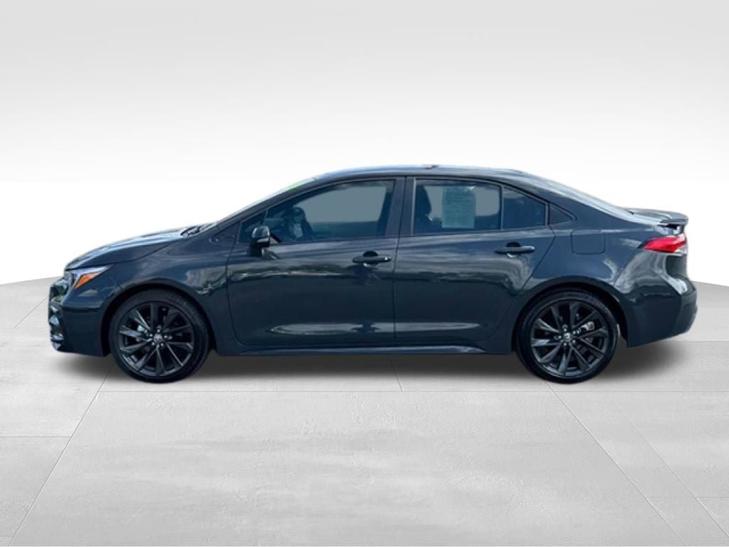 Used 2026 Toyota Corolla SE FWD image 2