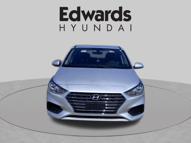 Used 2022 Hyundai Accent SE FWD image 2