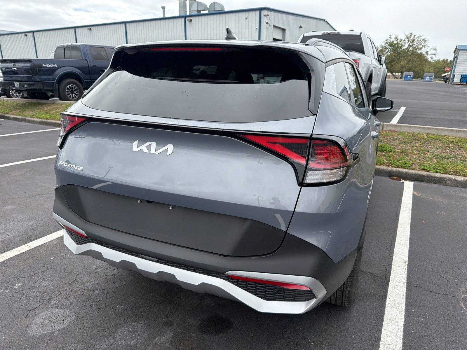 Used 2025 Kia Sportage EX w/ Premium Package image 5