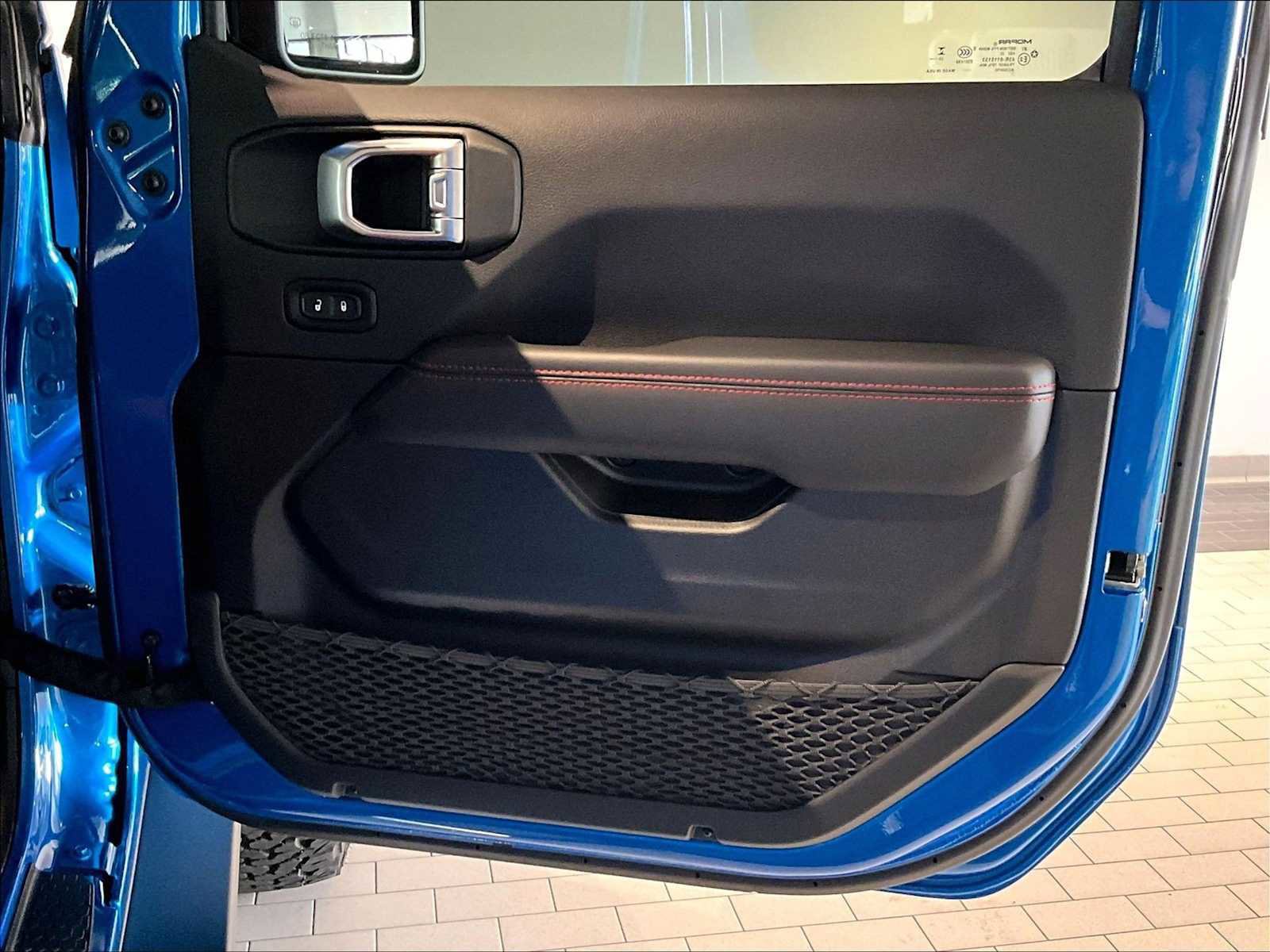 Used 2024 Jeep Wrangler Rubicon 392 image 27