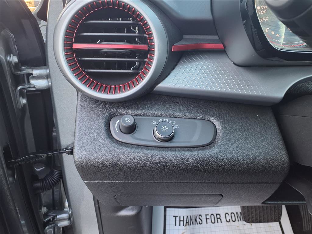 Used 2024 Chevrolet Trax RS w/ Driver Confidence Package image 19