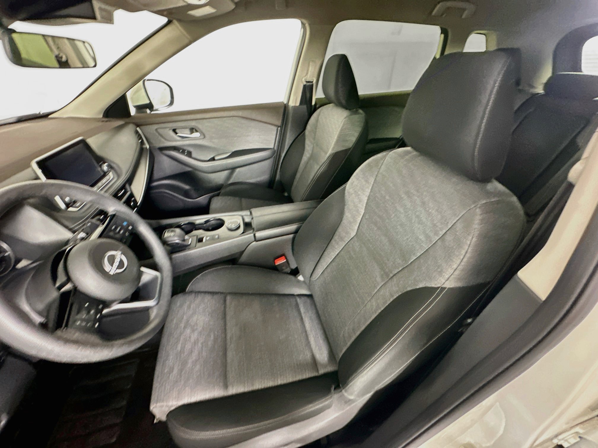 Used 2023 Nissan Rogue SV AWD/4WD image 13