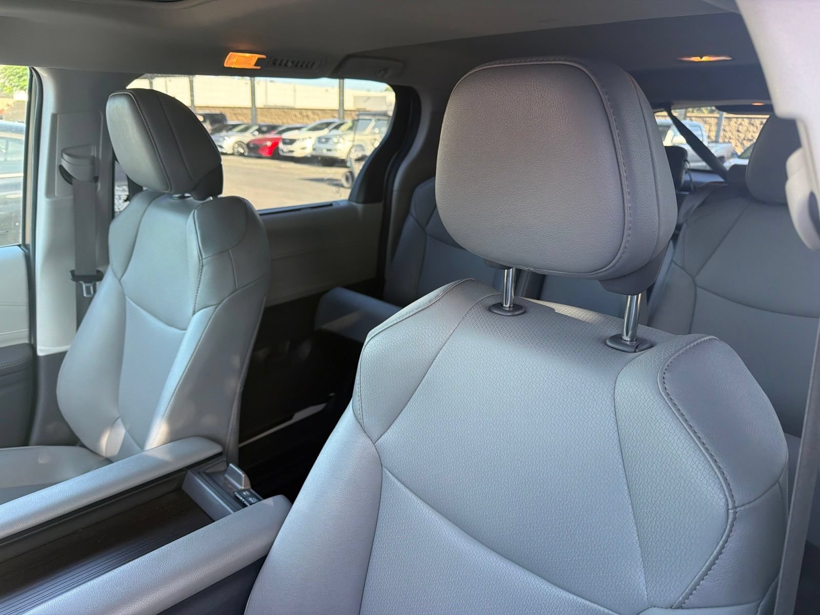 Certified 2023 Toyota Sienna XLE FWD image 7