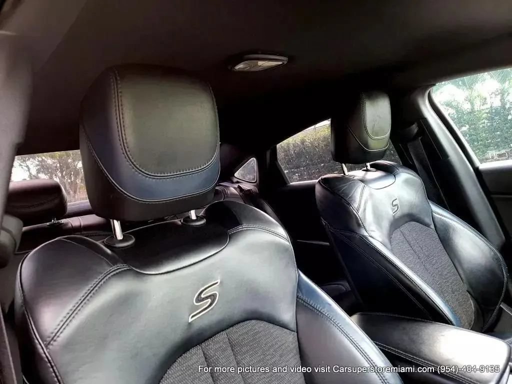 Used 2015 Chrysler 200 S FWD image 19