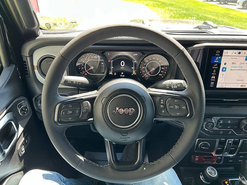 New 2026 Jeep Gladiator Sport AWD/4WD image 48