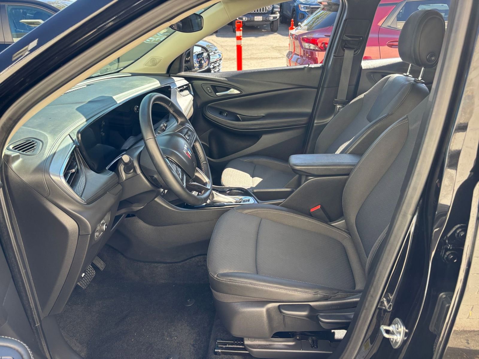 Used 2025 Buick Encore GX Preferred image 27