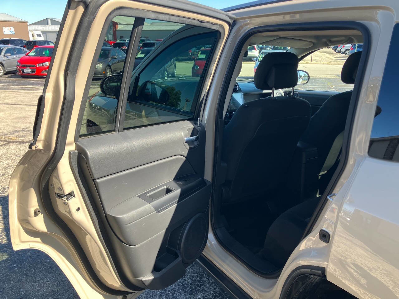 Used 2017 Jeep Compass Sport w/ Power Value Group image 11