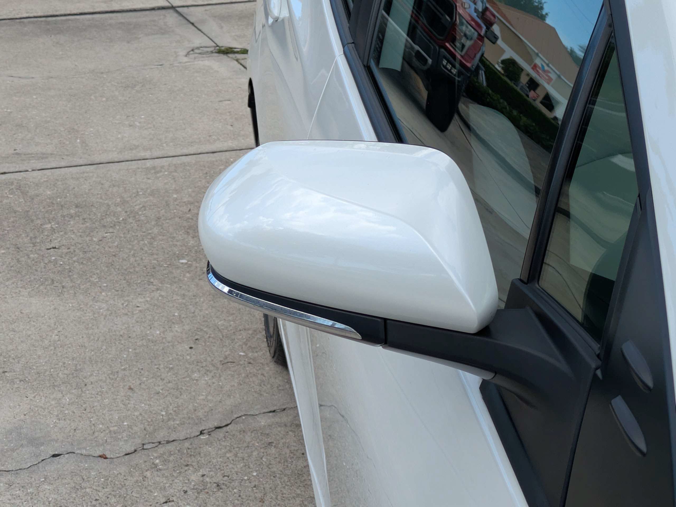Used 2022 Toyota Prius Limited FWD image 10