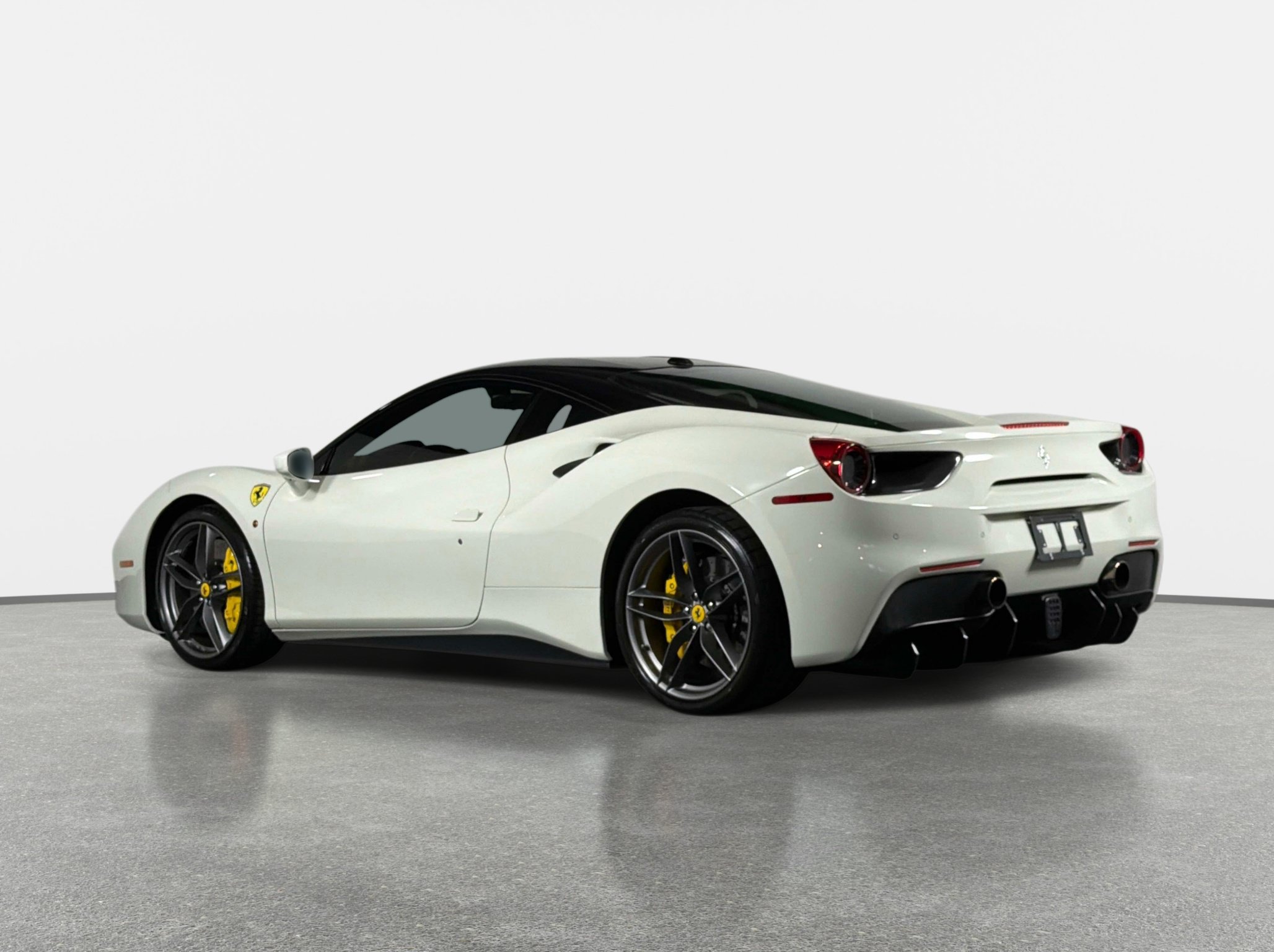 Used 2019 Ferrari 488 GTB RWD image 12