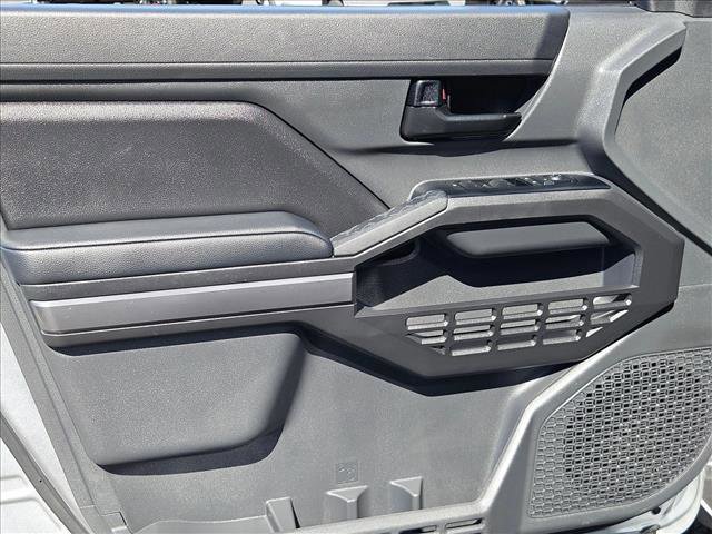 Used 2026 Toyota Tacoma SR5 AWD/4WD image 9