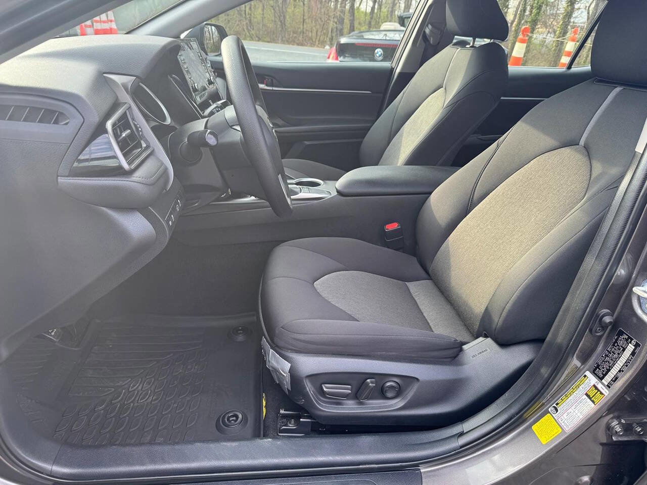 Used 2022 Toyota Camry LE image 23