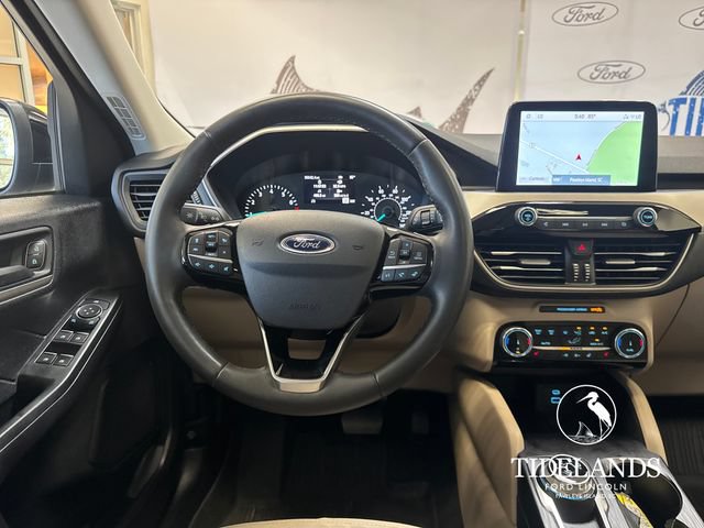 Used 2022 Ford Escape SE w/ SE Sport Appearance Package FWD image 17