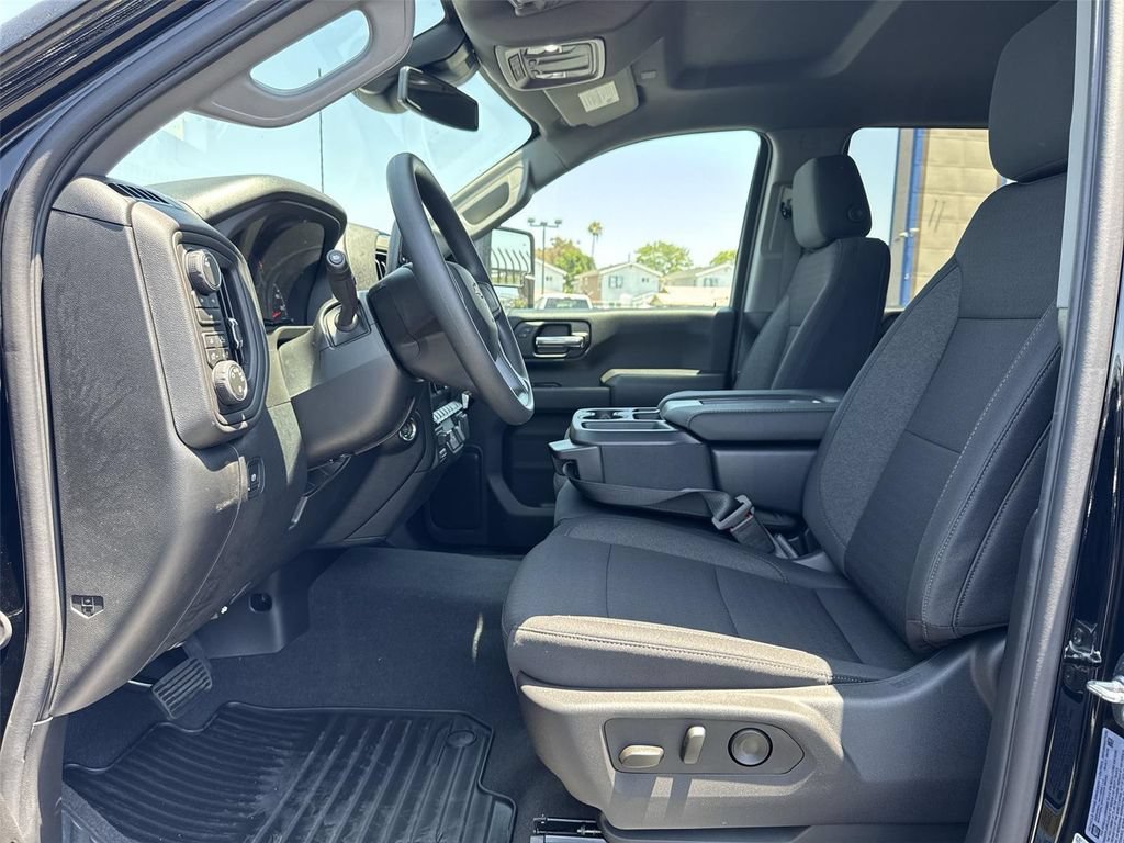 New 2026 Chevrolet Silverado 2500 Custom w/ Custom Value Package AWD/4WD image 21