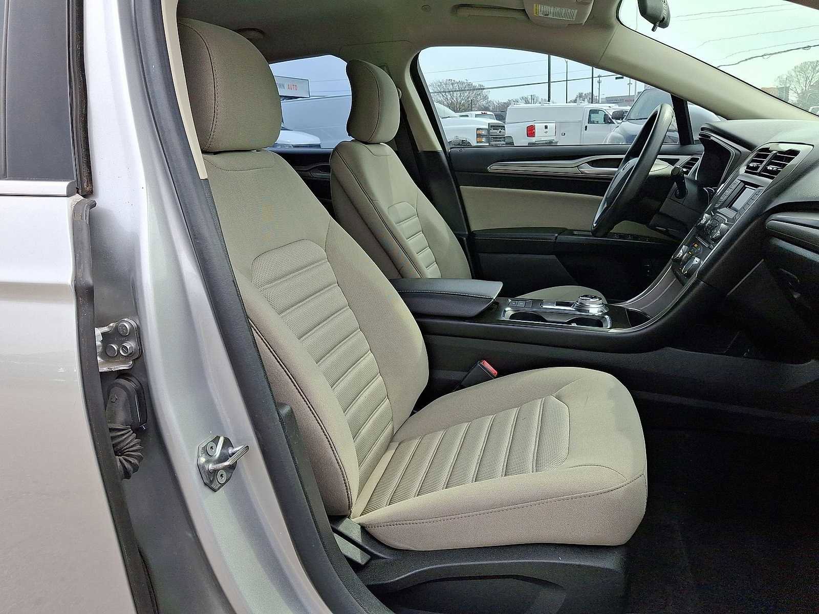 Used 2018 Ford Fusion S image 31