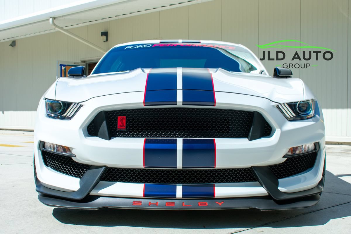 Used 2019 Ford Mustang Shelby GT350R w/ GT350R Equipment Group 920A RWD image 2