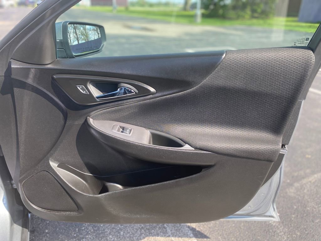 Used 2024 Chevrolet Malibu LT FWD image 9