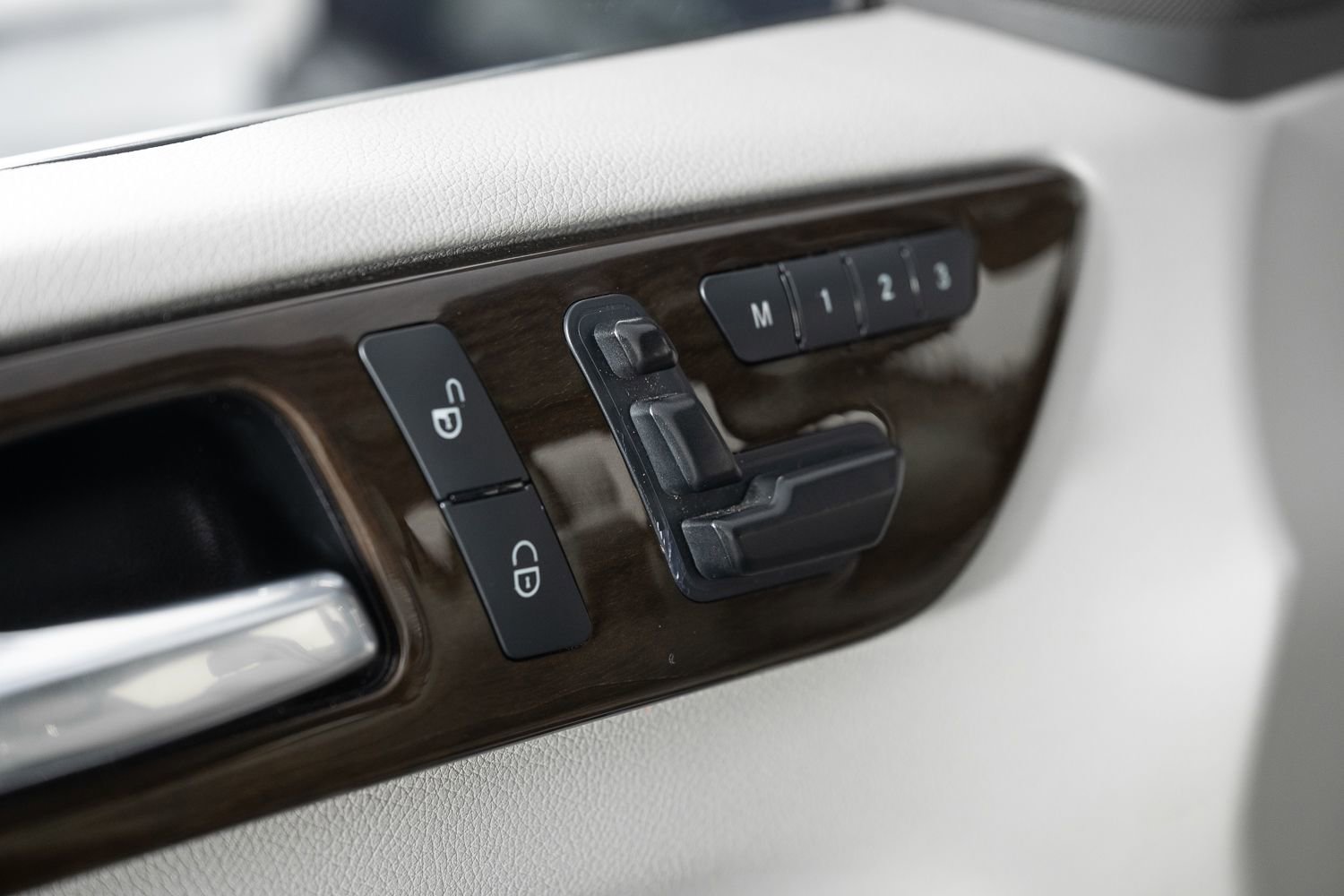 Used 2015 Mercedes-Benz ML 350 2WD image 16