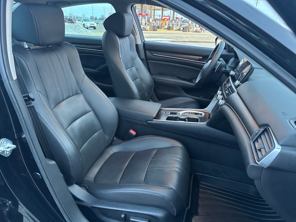 Used 2022 Honda Accord Touring image 11