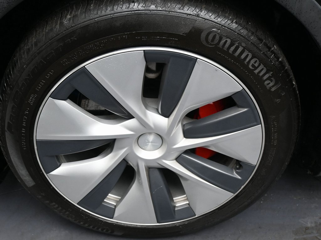 Used 2022 Tesla Model Y Performance image 40