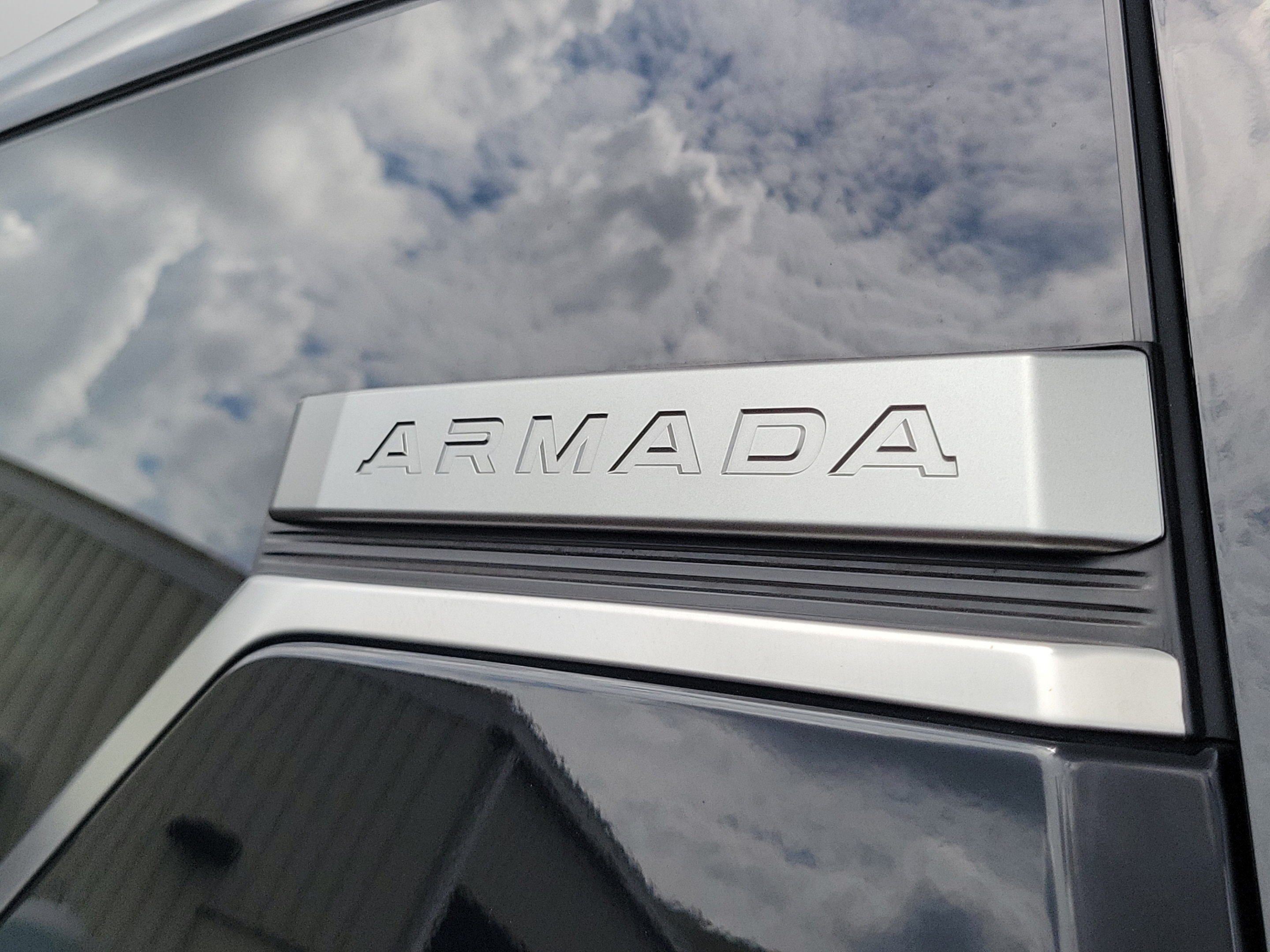Used 2025 Nissan Armada SV RWD image 11