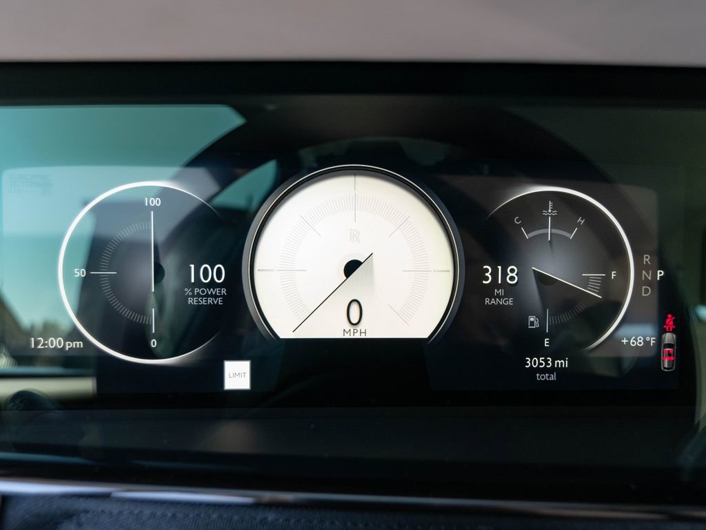 Used 2025 Rolls-Royce Cullinan AWD/4WD image 16