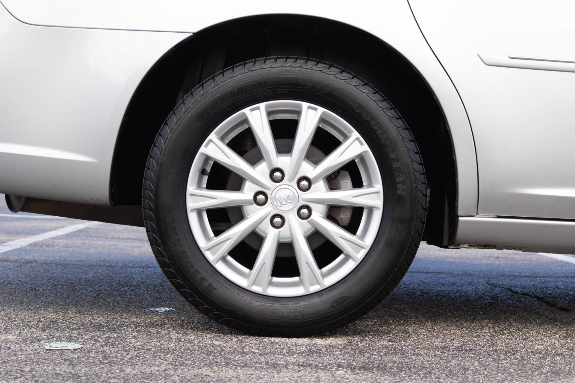 Used 2009 Buick Lucerne CX FWD image 39