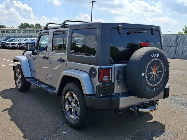 Used 2017 Jeep Wrangler Unlimited Sahara w/ Dual Top Group AWD/4WD image 3