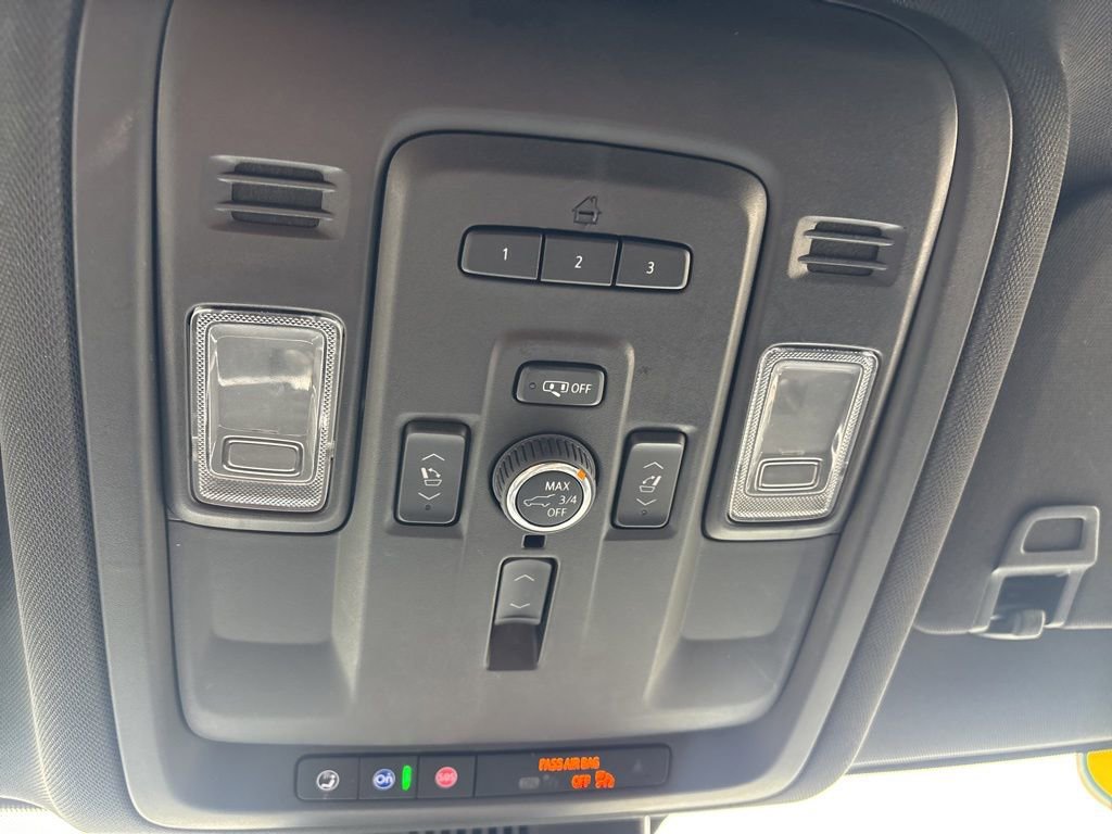 Used 2023 Chevrolet Suburban Premier image 59