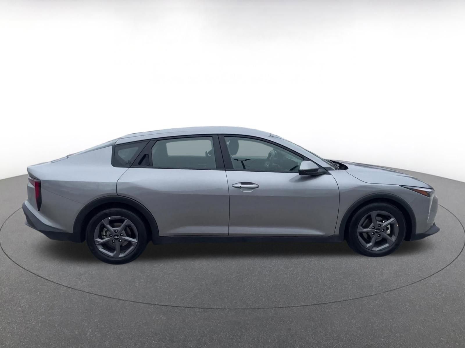 Used 2025 Kia K4 LXS image 17