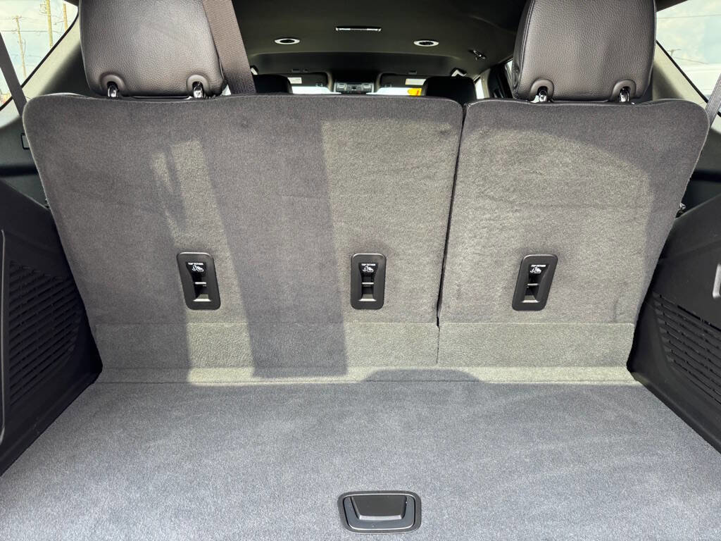 Used 2024 GMC Yukon Denali image 42