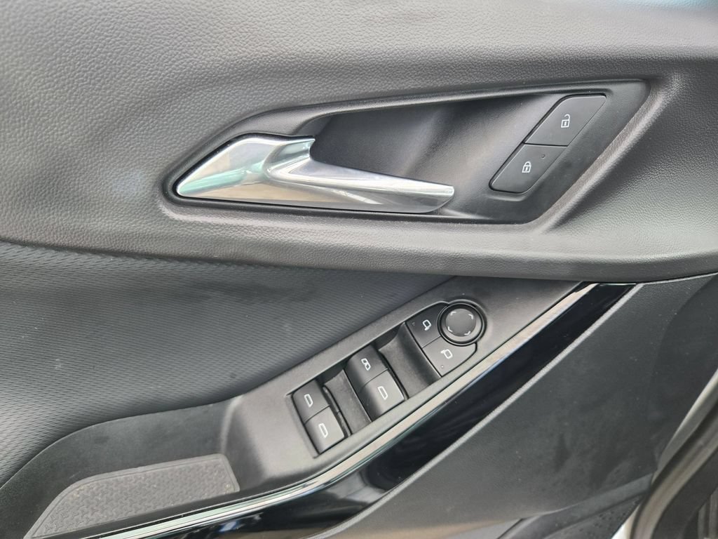 Used 2025 Chevrolet Equinox LT AWD/4WD image 14