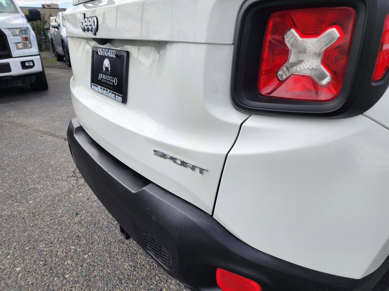 Used 2015 Jeep Renegade Sport w/ Power & Air Group FWD image 33