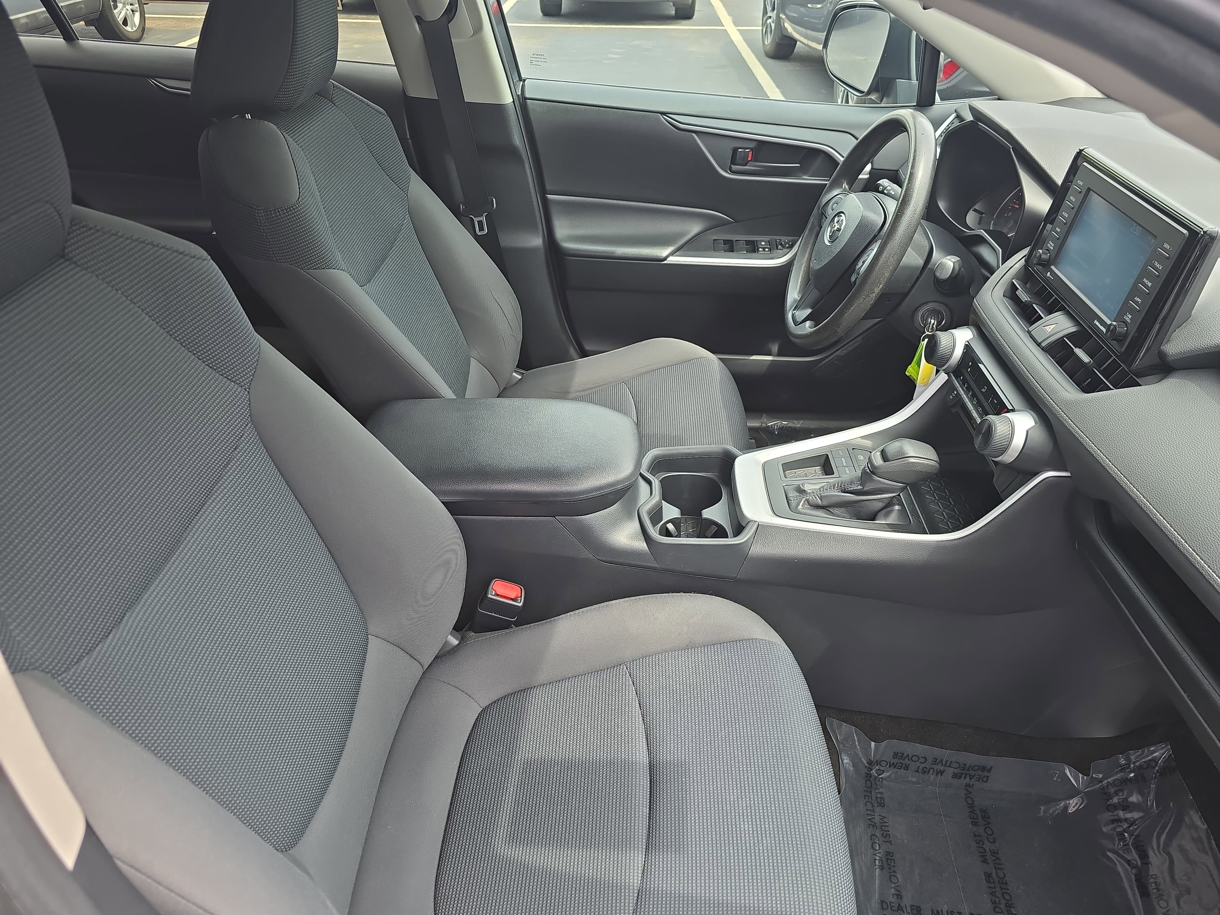 Used 2020 Toyota RAV4 LE FWD image 10