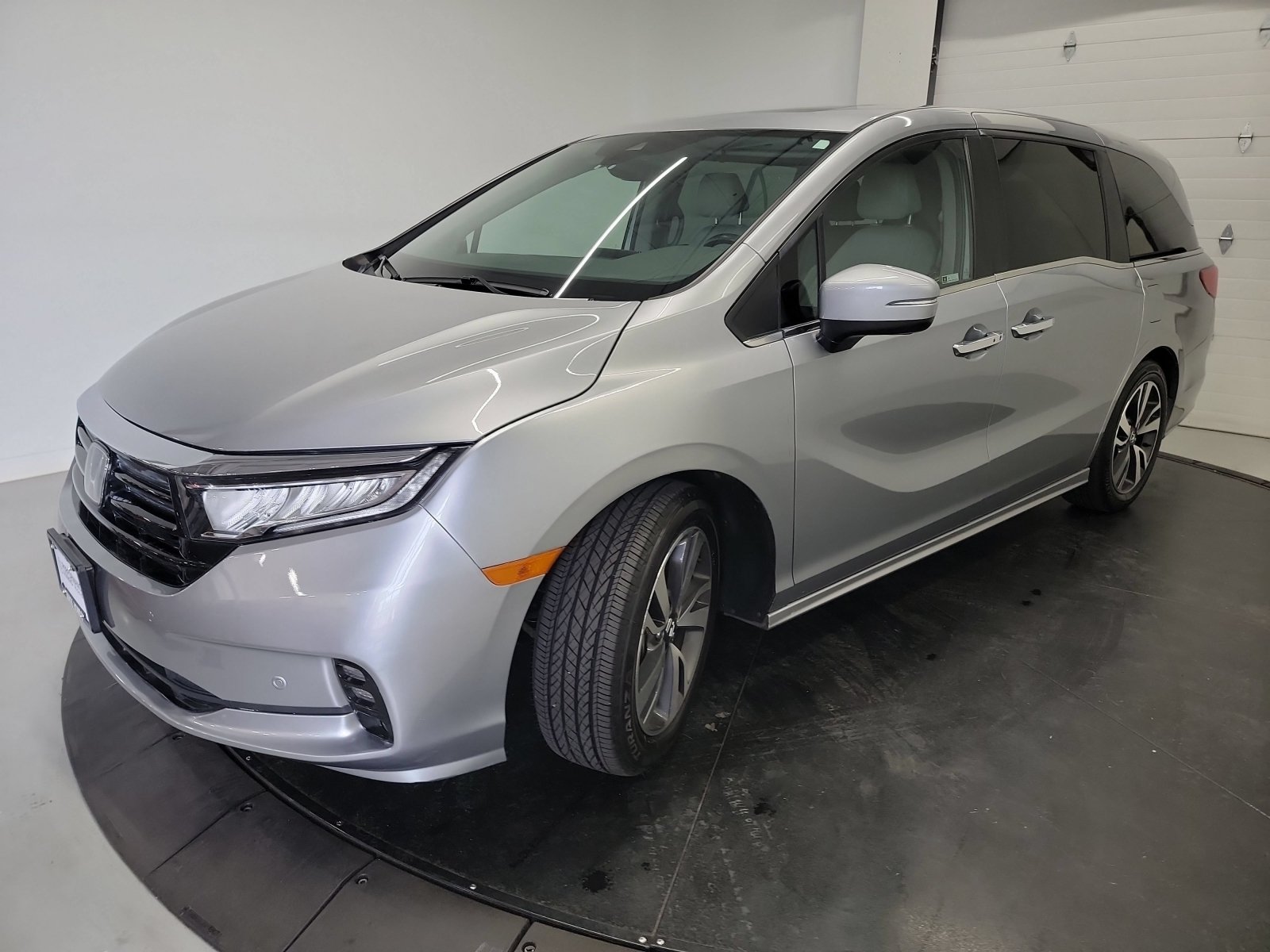 Certified 2023 Honda Odyssey Touring video 3