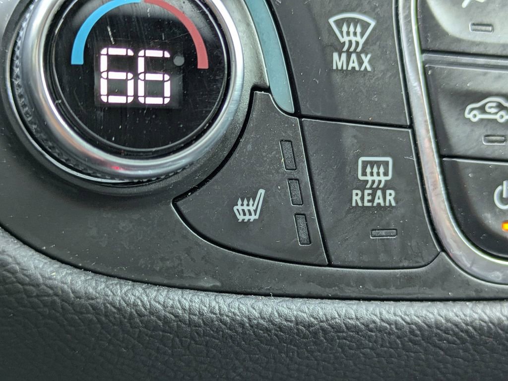 Used 2021 Chevrolet Equinox LT image 23