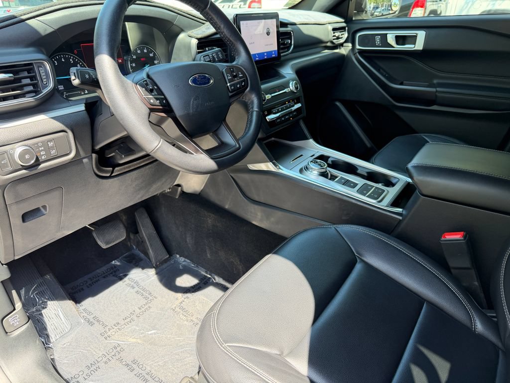 Used 2020 Ford Explorer XLT w/ Equipment Group 202A RWD image 21
