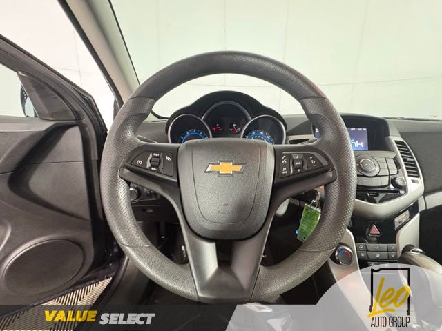 Used 2015 Chevrolet Cruze LT w/ Technology Package FWD image 13